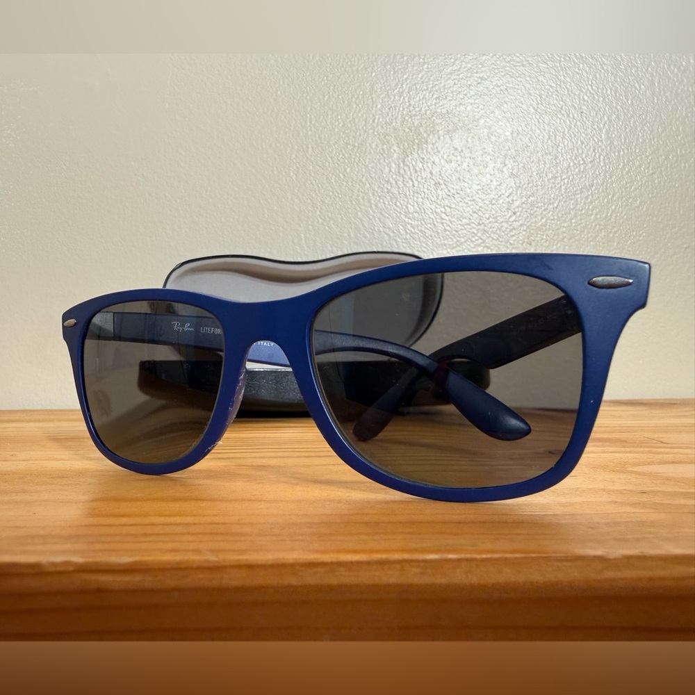 Ray Ban RB4195 6015/8G WAYFARER LITEFORCE Italy FRAME - Picture 5 of 13